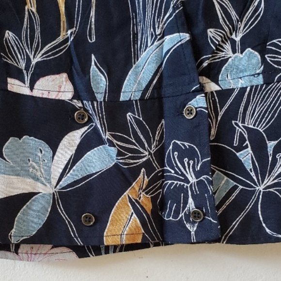 O'Neill Black Floral Print Elbow Sleeve V-Neck Wrap Top NWT Small - Picture 3 of 8